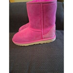 UGG Bailey bow II boots hot pink fusia Size 4